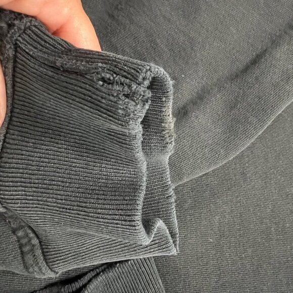 Vintage Ralph Lauren Men's Thrashed Sun Faded Black Crewneck Logo Sweatshirt M - Picture 5 of 10